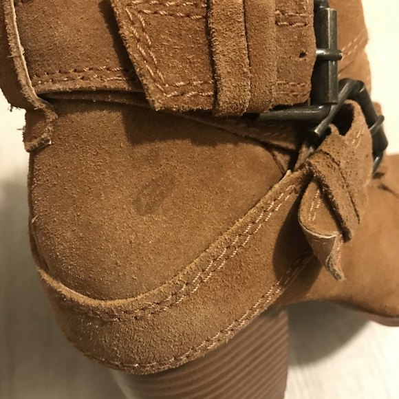 Genuine Suede Jessica Style Ankle Booties w Wrap Buckle Accent Lt Brown Sz 6.5 - Picture 5 of 13